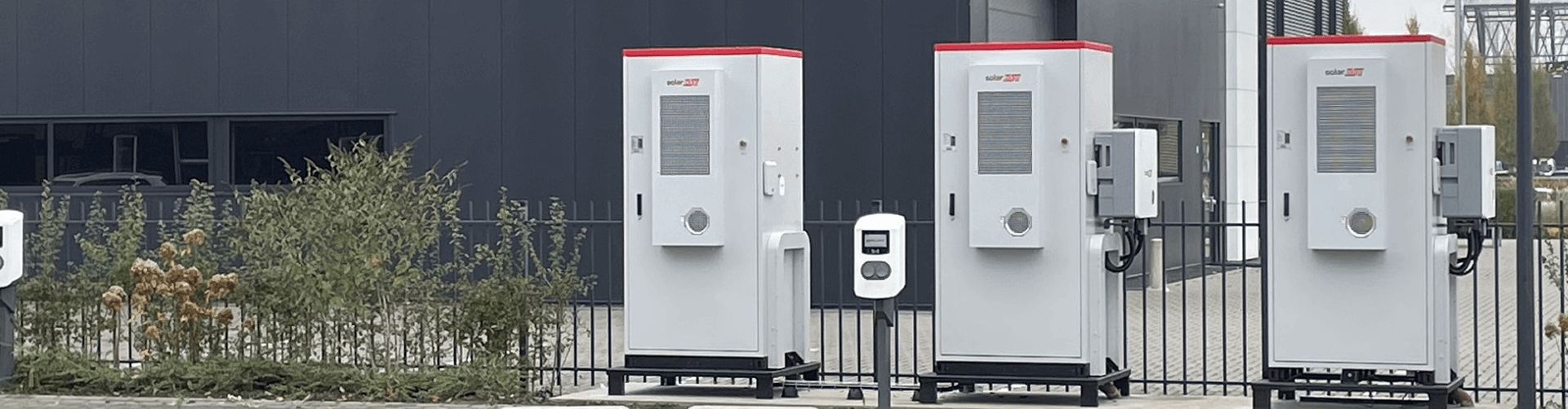 Commercial energy storage EMS hardware and software deployment